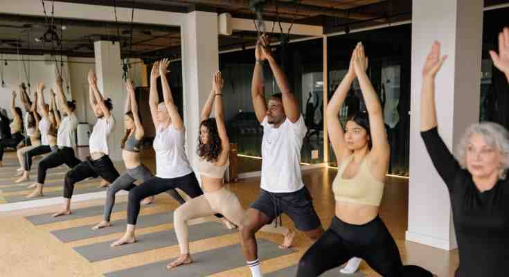 yoga to correct pelvic tilt
